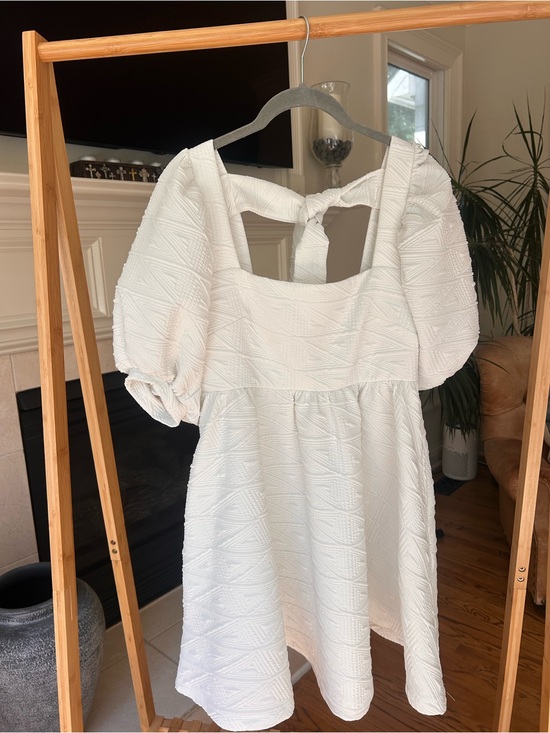 Free People Dresses & Skirts - Free People White Textured Puff Sleeve Mini Dress